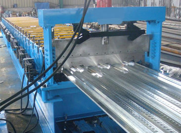 Dauerhafte Metalldeckungs-Maschine/Rolle, die Ausrüstungs-hydrostatischen Druck 18 - MPa 20 bildet