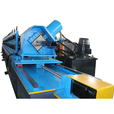 Weiterentwickelte präzise Lagerung aufrecht Racks Regal Panel Roll Formmaschine für Industrie