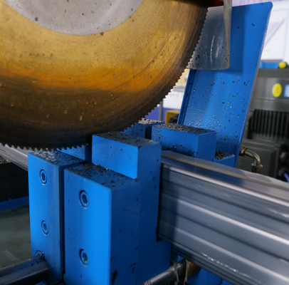 Schrittbalken für Palettenregale / L-Rohrbalken-Rollformmaschine