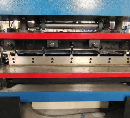 Maschine für Trapez-Dachplatten mit stehender Naht aus Metall 10 Stationen