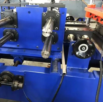 Genaue Wandplatten-Rollformmaschine mit Plusmn 1mm Scherenfehler