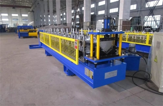 4kw Hochleistungs-Ridge Cap Roll Forming Machine für nahtloses Dachsystem