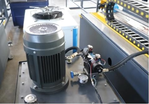 Expertenentworfene Eaves-Flashing-Rollformmaschine für eine optimale Tropfkante
