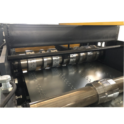 Anpassungsfähige Maschine zur Verformung von Metallrollen