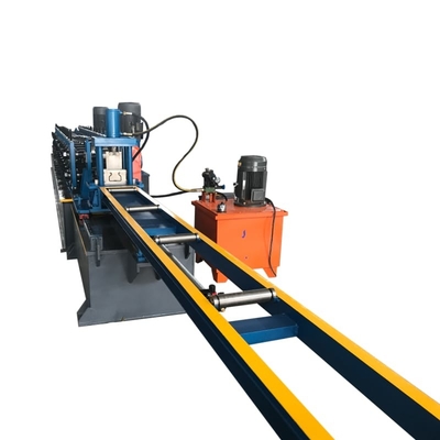 Schwerlastmaschine zur Aufstellung von Rollen für Lagerregale