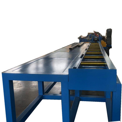 Professioneller Eins-zu-Eins-Service für maßgeschneiderte Regal-Panel-Rollformmaschine