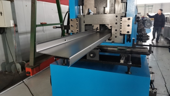 Vollautomatischer C / Z Purlin Roll Former mit verstellbarer Walze