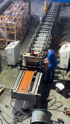 Automatische Steuerung und Scheren System Soffit-Panel Walzformmaschine für einen reibungslosen Betrieb