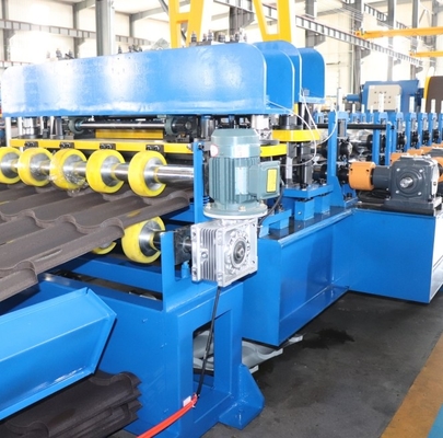 Maschine zur Walzformung von Glasfliesen