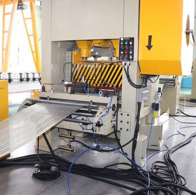 Automatische Stanz- und Ablängproduktionslinie