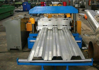 Galvanisierte Stahlboden-Plattform-Rolle, die Maschine, Bodenfliese-Rolle bildet Maschine bildet